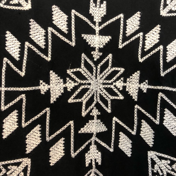 Black and White Embroidered Fringe Shawl Cardigan - Picture 9 of 13